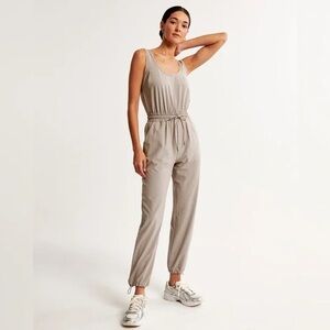 Abercrombie & Fitch Traveler Jumpsuit Light Gray